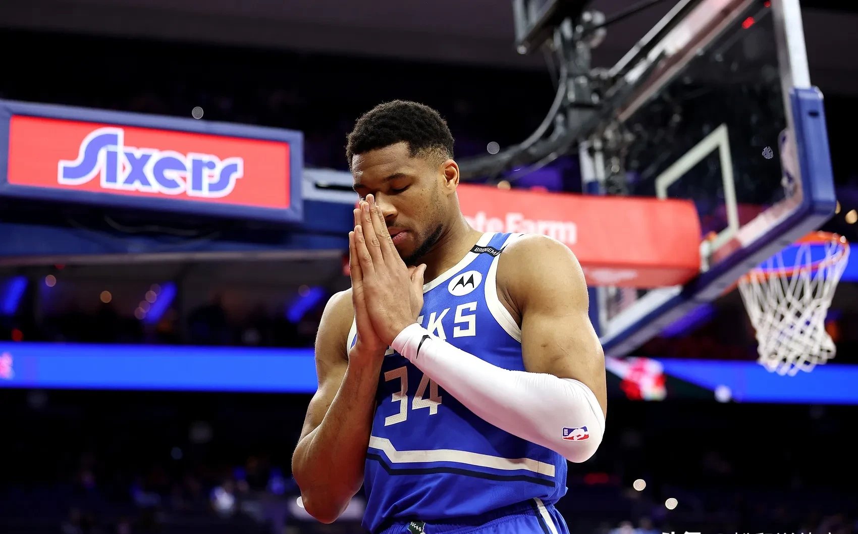 字母哥意外战胜独行侠,领先优势明显引爆全场!比赛高潮迭起(壮志凌云2独行侠台词) 字母哥意外战胜独行侠,领先优势明显引爆全场!比赛高潮迭起(壮志凌云2独行侠台词)